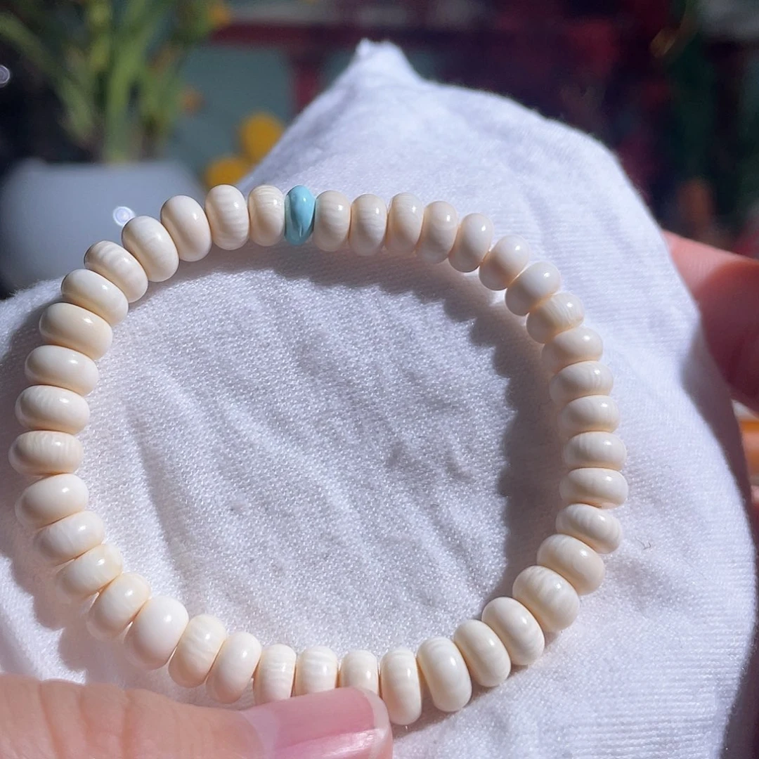 南红玛瑙配饰未镶嵌云*