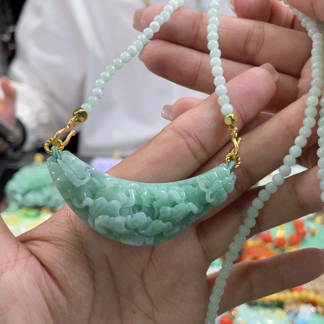 翡翠颈饰未镶嵌代编织