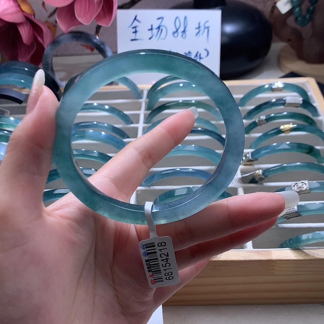 M***五未镶嵌手镯翡翠纯天然