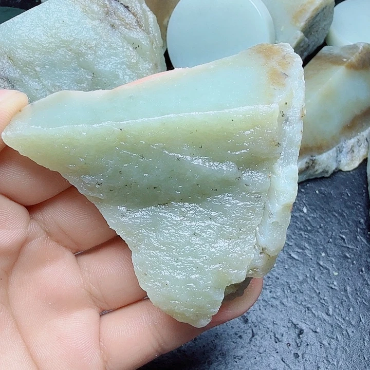 未镶嵌和田玉（糖玉）珠宝奇石