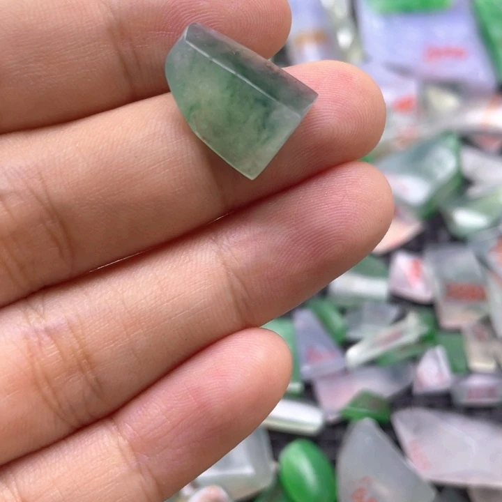 定制翡翠未镶嵌天然翡翠