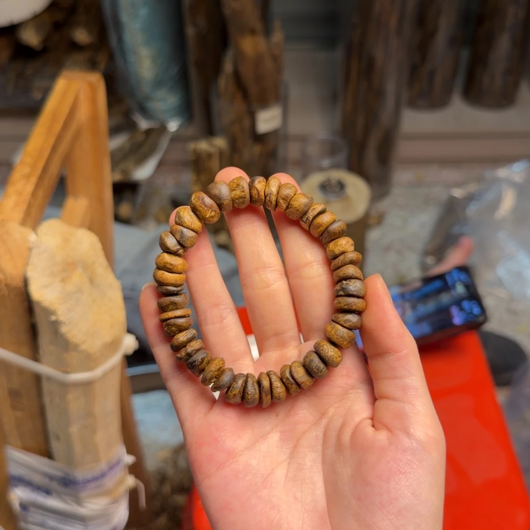 寒***居沉香沉香碎屑白棋留疤包壳14克