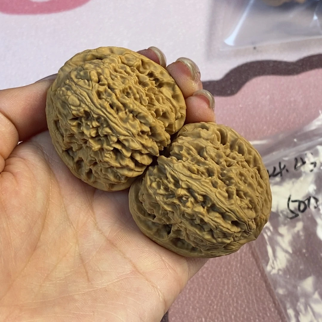 一***品吊坠文玩核桃43南疆石黄99