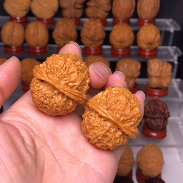 吊坠文玩核桃18珊瑚绣球