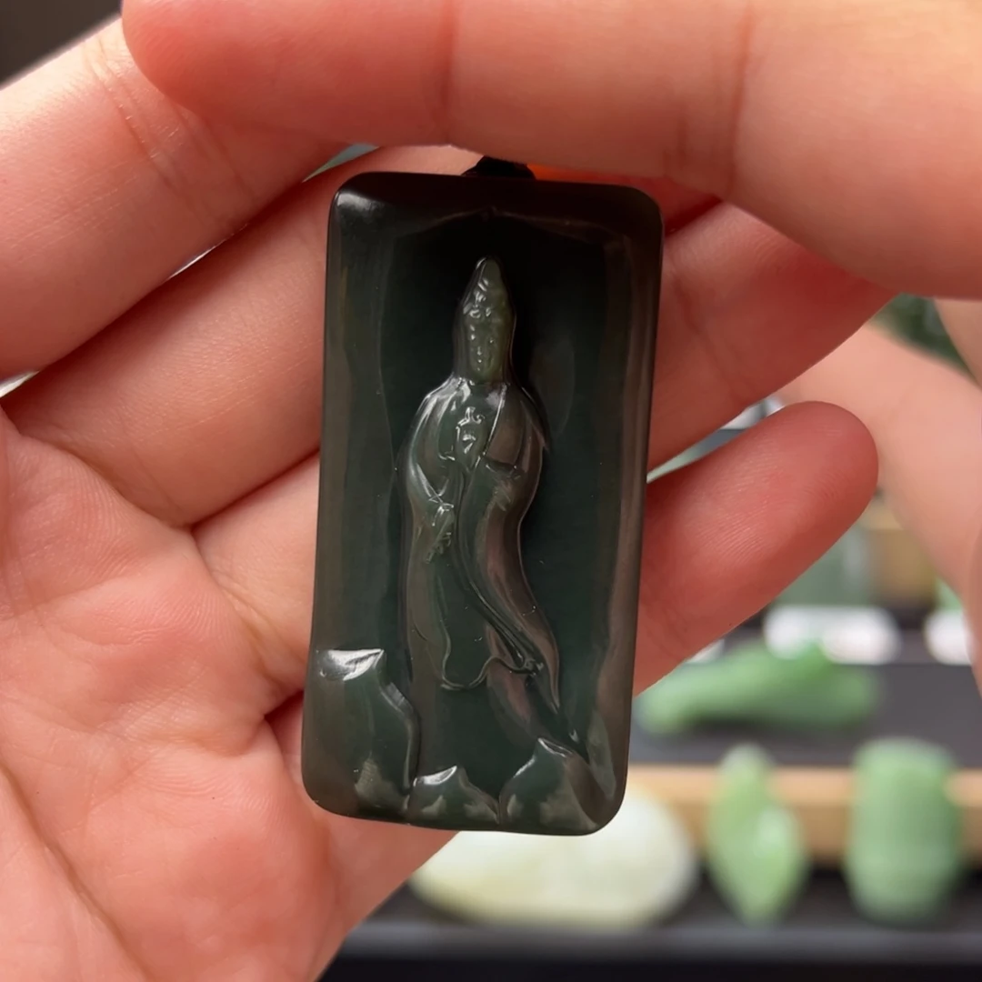 平***淡未镶嵌和田玉挂件