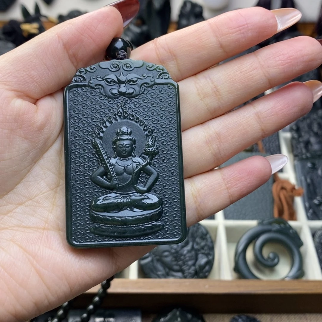 迟***福和田玉未镶嵌颈饰