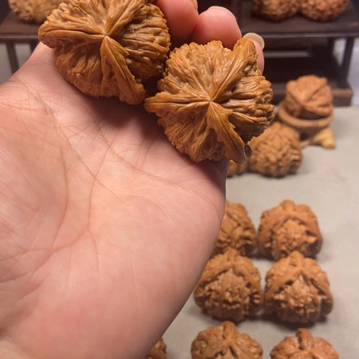 智***o文玩核桃把件白奔