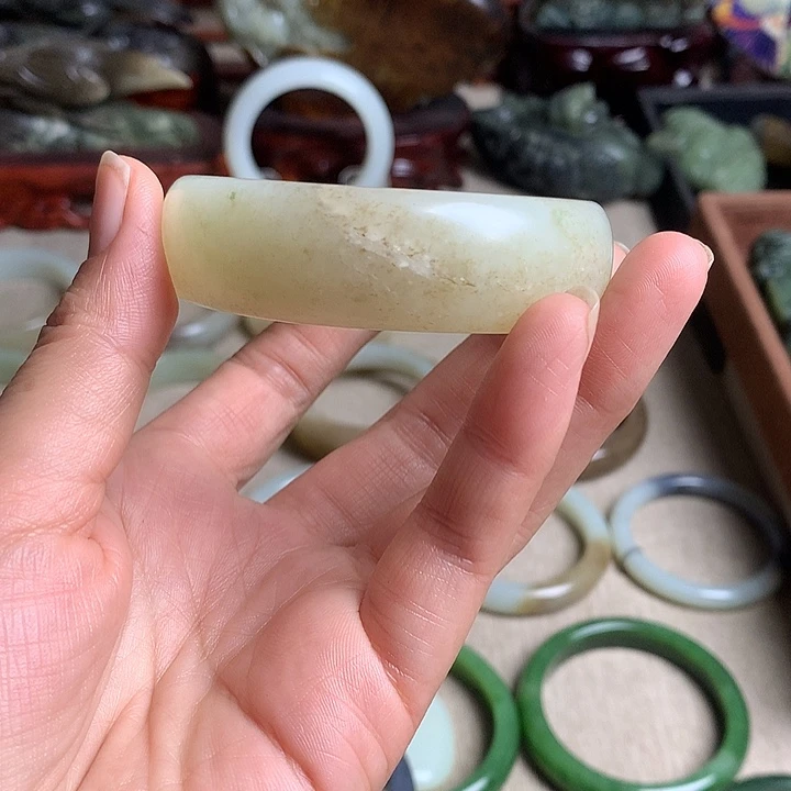 太***下和田玉（糖玉）未镶嵌颈饰