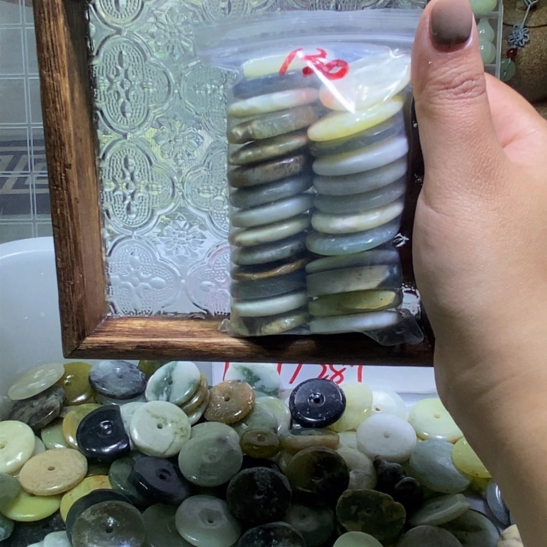 合金蛇纹石玉颈饰130