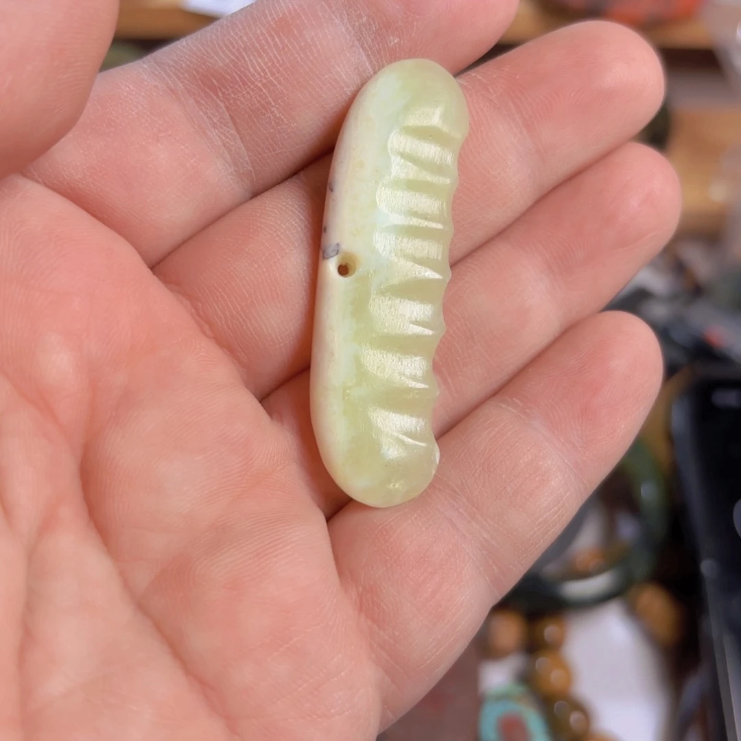 岫岩河磨玉（透闪石质玉）颈饰未镶嵌水*晶