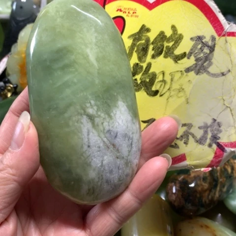 蛇纹石玉未镶嵌手把件