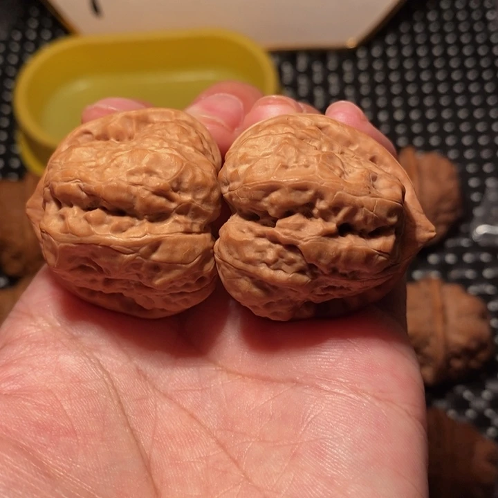 把件文玩核桃一线天四开八腿全品