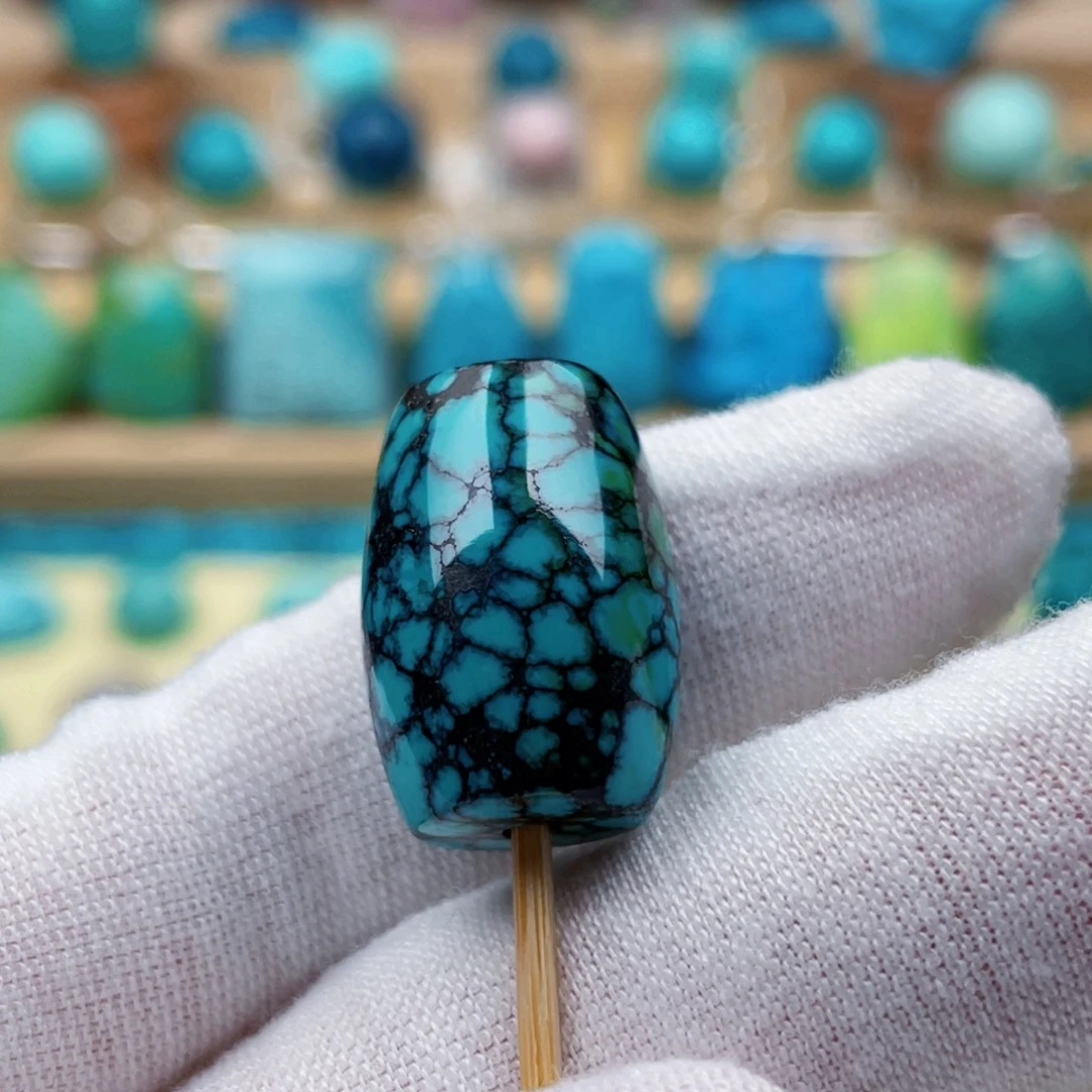 绿松石未镶嵌珠宝奇石14.3*20.7mm