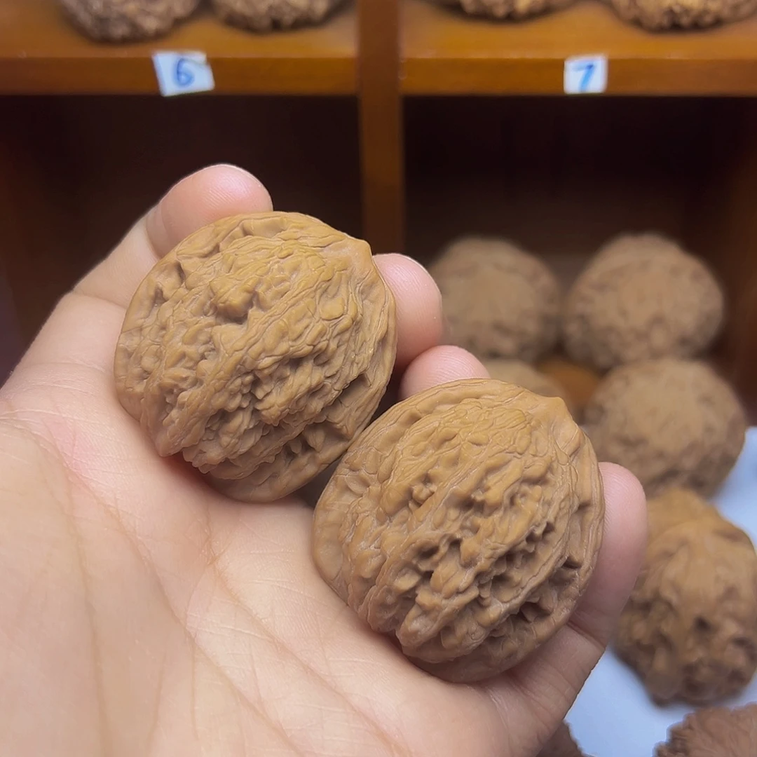 文玩核桃吊坠39尺麦穗虎头