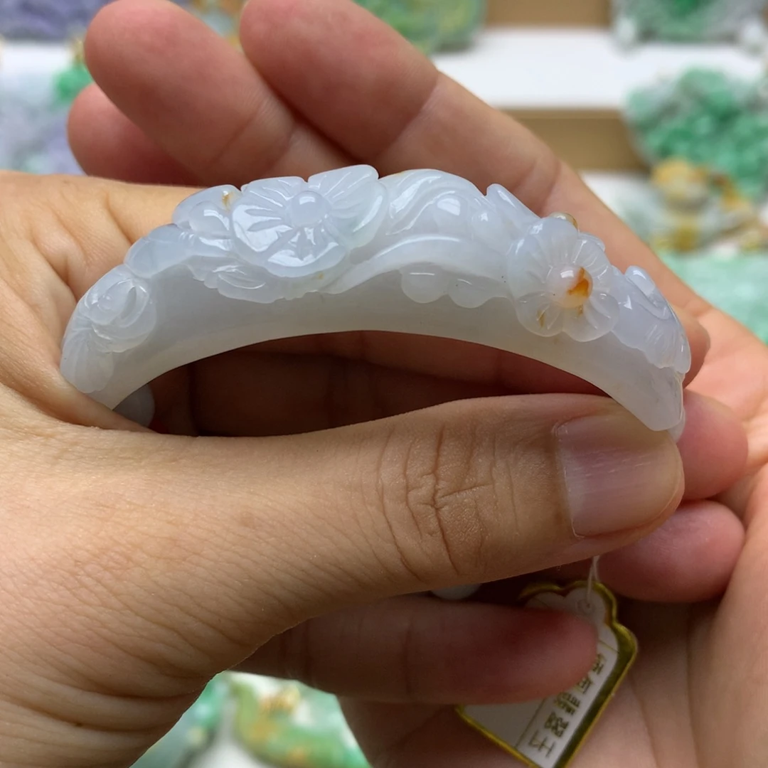 翡翠未镶嵌颈饰柚**夏翡翠