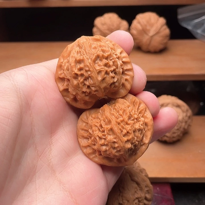 吊坠文玩核桃41毕业红皮桃心宫灯