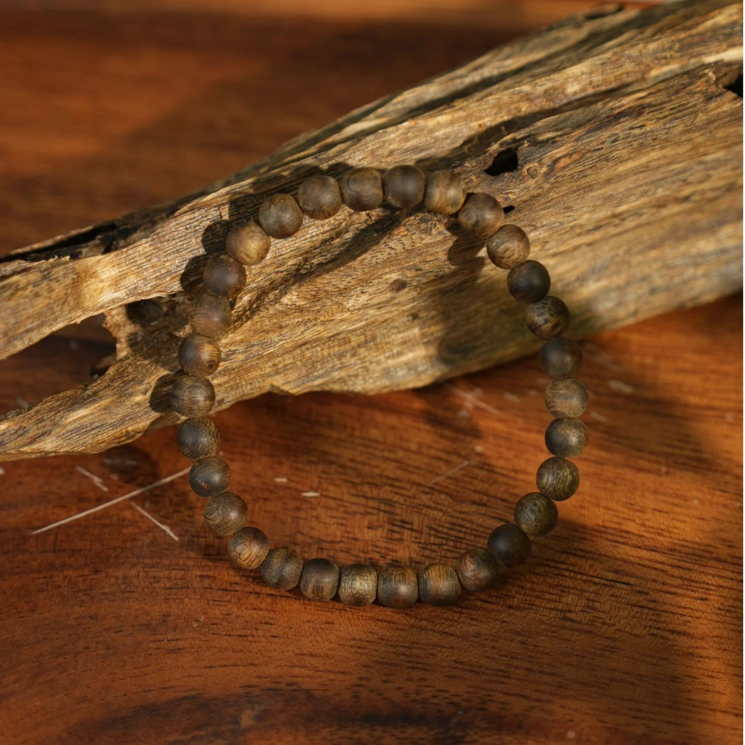 卡6.5绿奇楠圆珠单圈沉香沉水乌身原叶