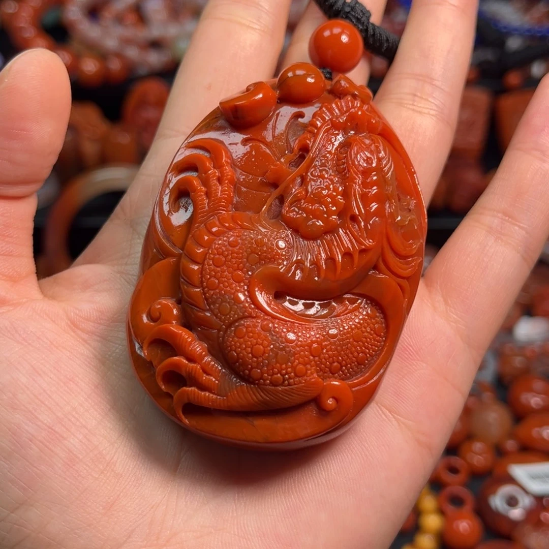 南红玛瑙龙未镶嵌琴**画