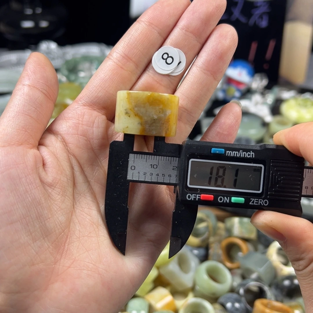 蛇纹石玉未镶嵌戒指