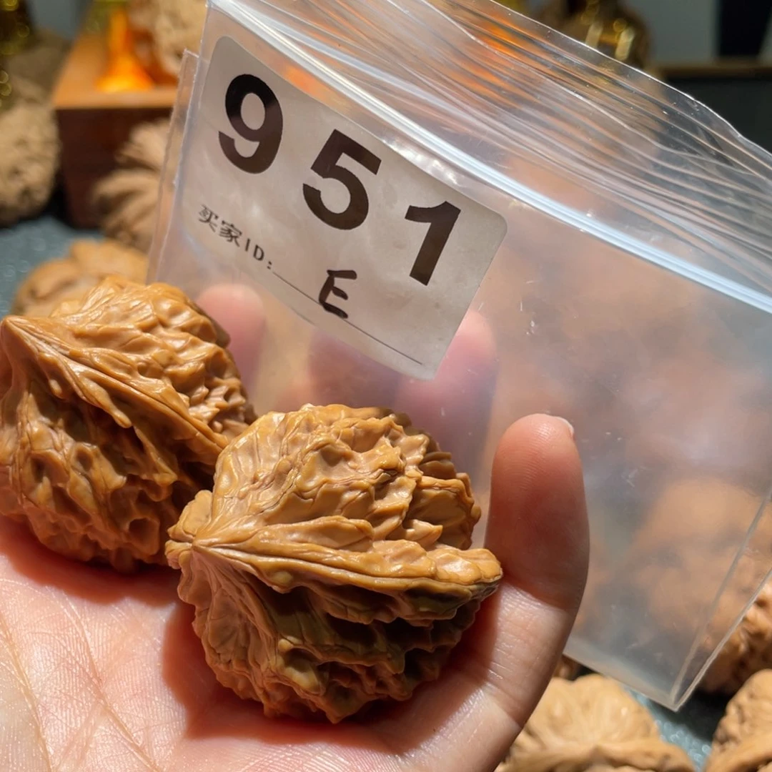 I***C文玩核桃把件来龙门见