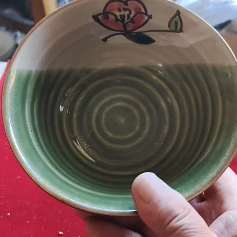 瓷片瓷片，各种摆件，均有瑕疵。沙锅！