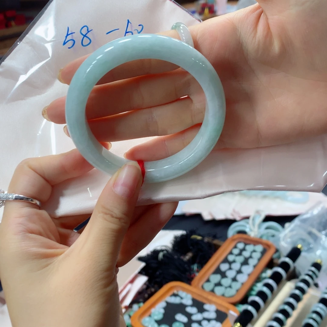 翡翠未镶嵌手镯买断