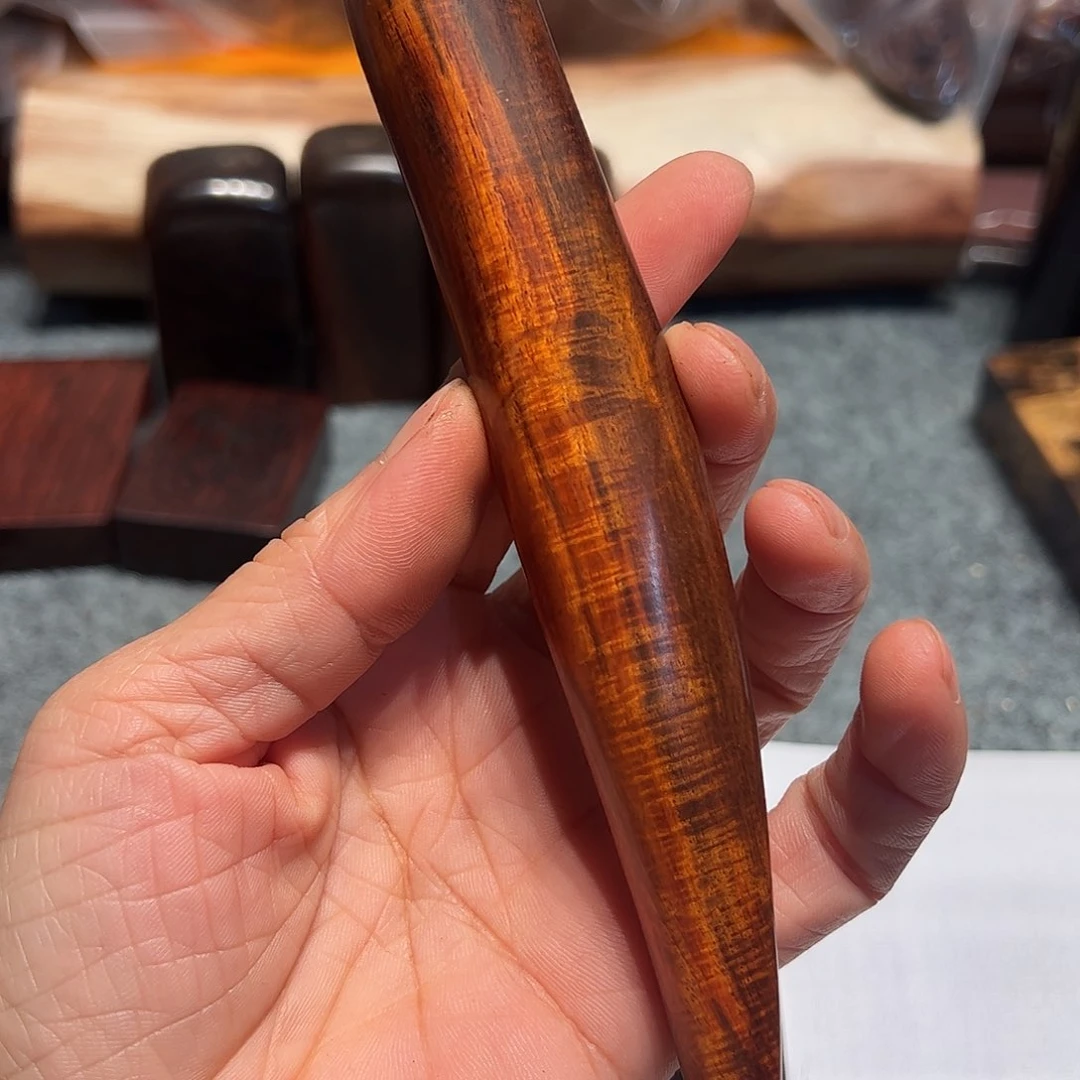 交趾黄檀（大红酸枝）福****店