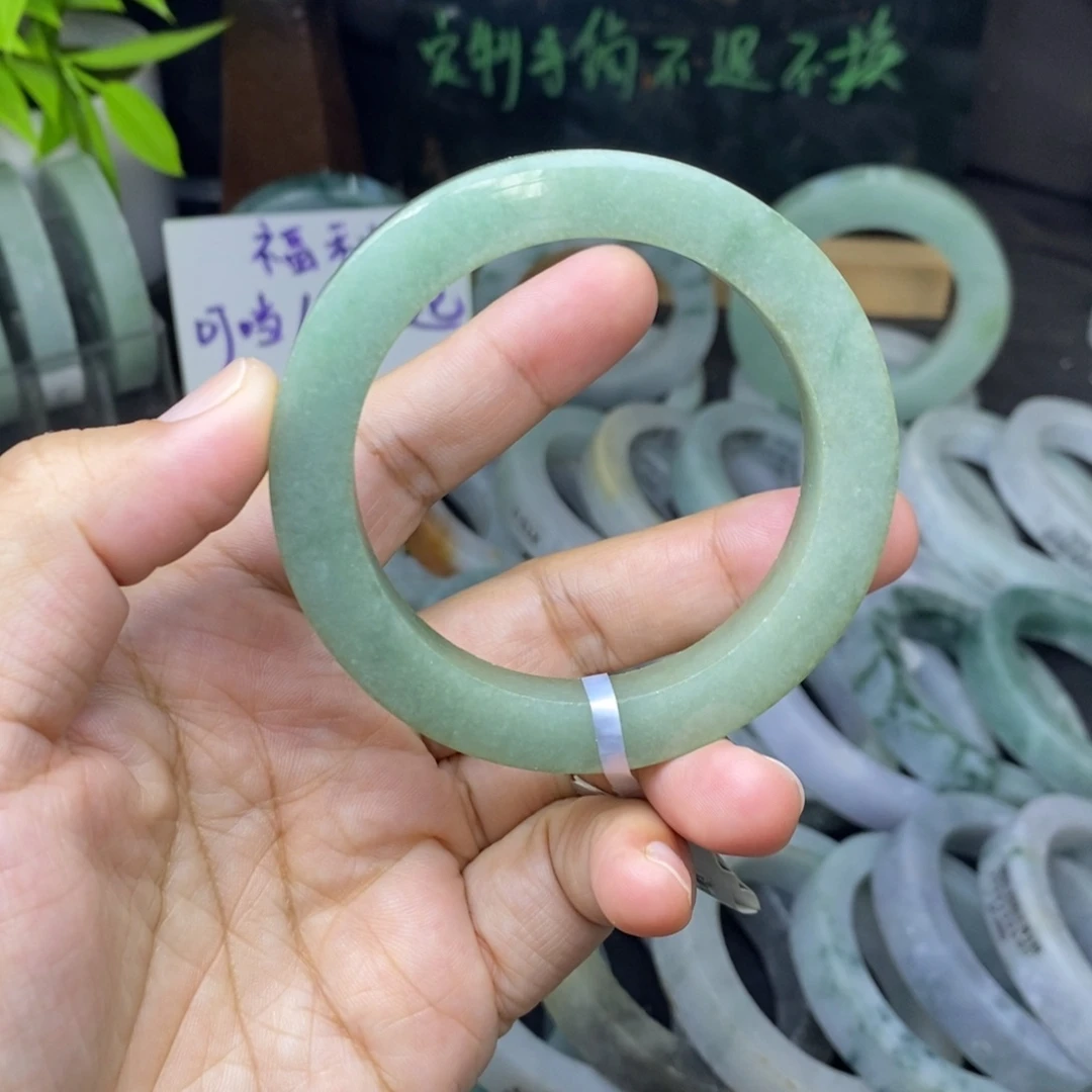 定制翡翠未镶嵌手镯
