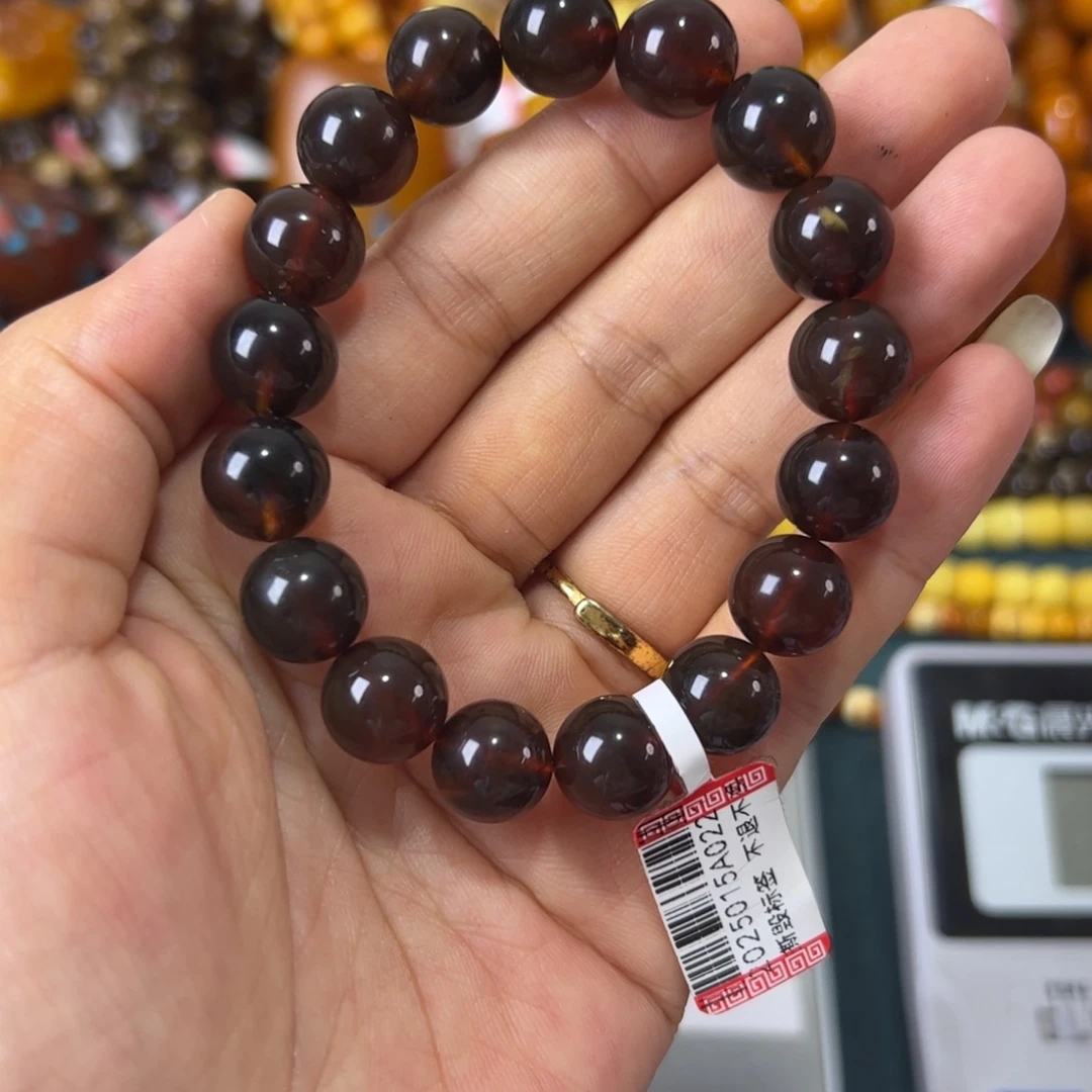 琥珀未镶嵌珠宝奇石96