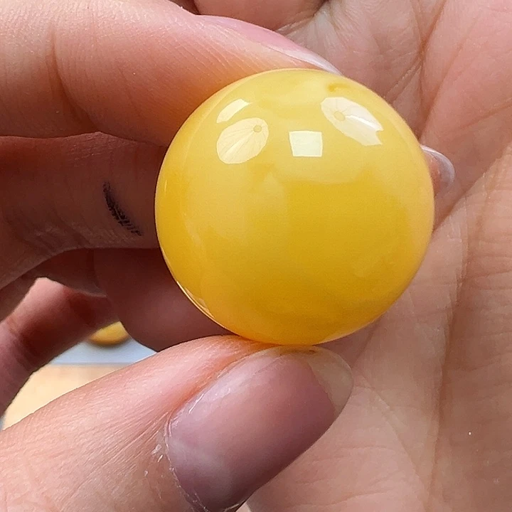 蜜蜡未镶嵌珠宝奇石
