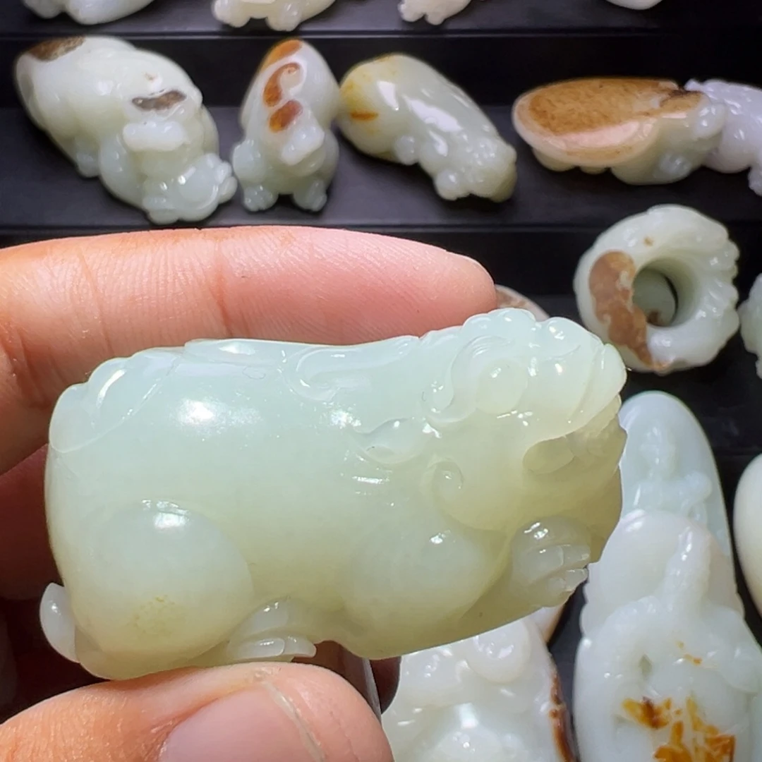 完***生和田玉未镶嵌颈饰