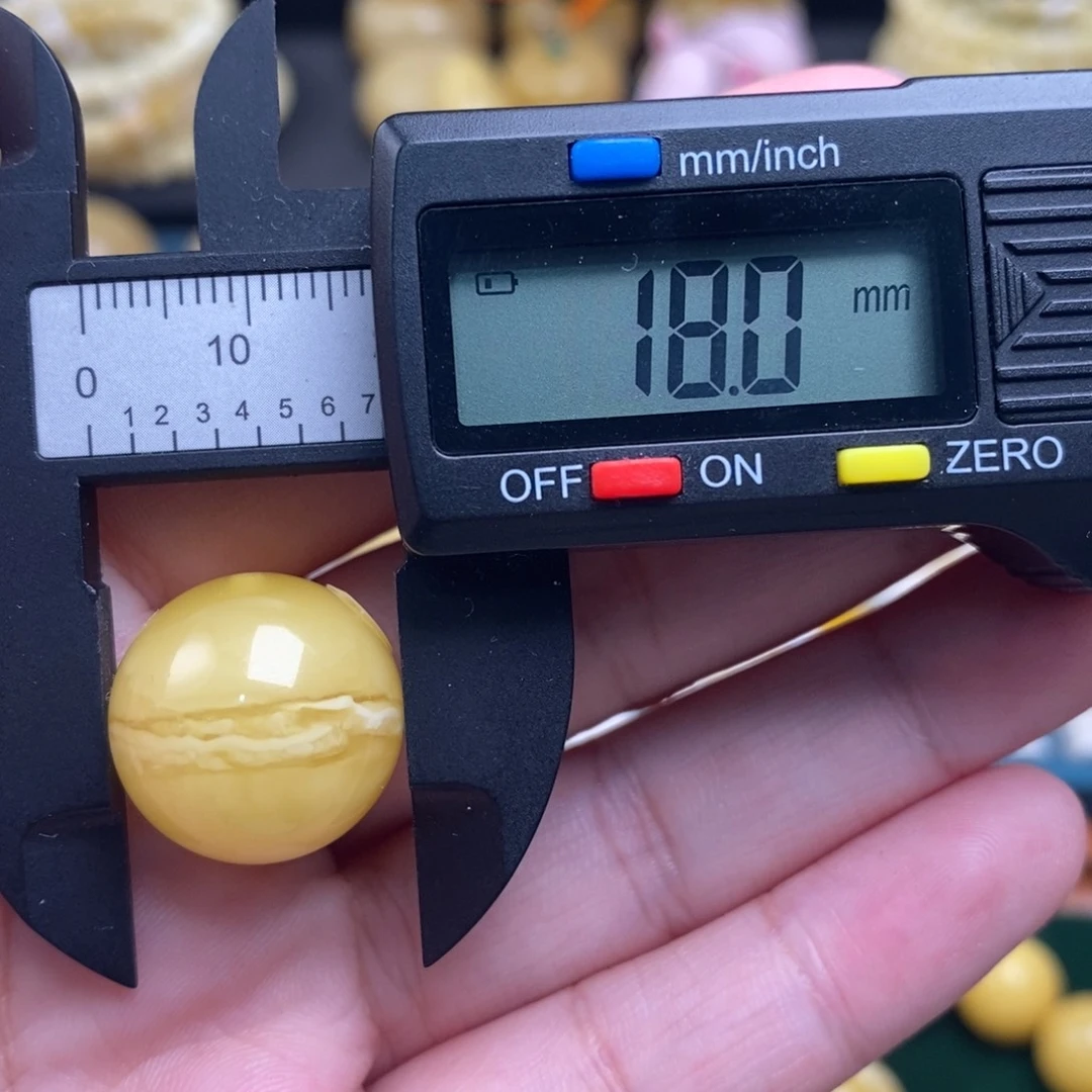 蜜蜡未镶嵌珠宝奇石