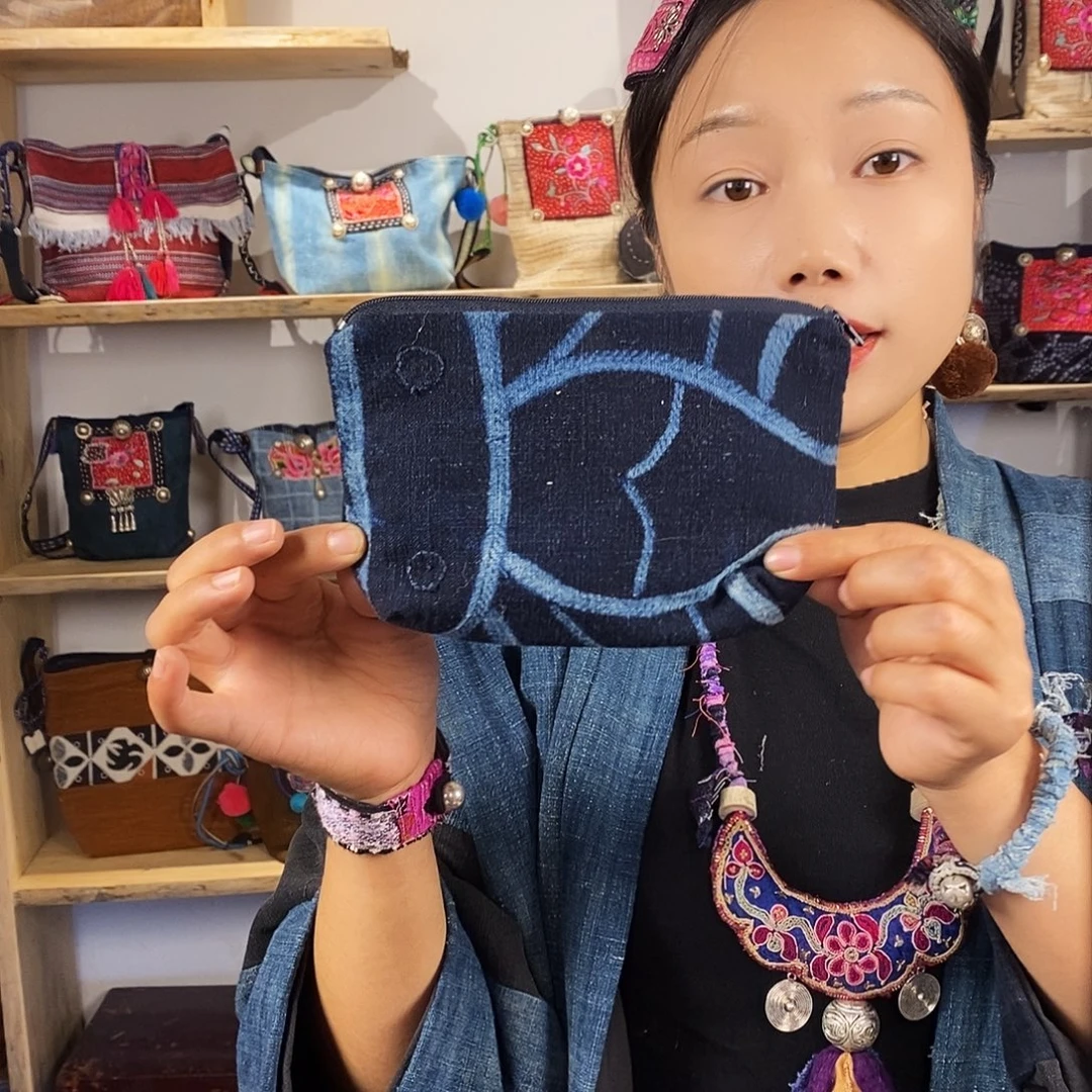 织绣手工制作工艺零钱包