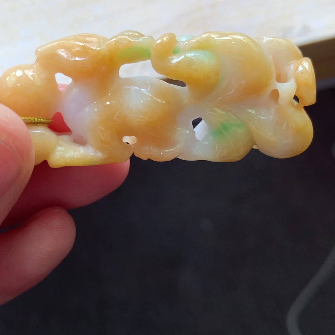 翡翠颈饰未镶嵌吊坠