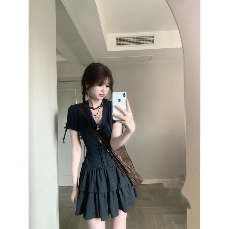 法式赫本风蕾丝花边V领连衣裙夏出游穿搭收腰气质裙子