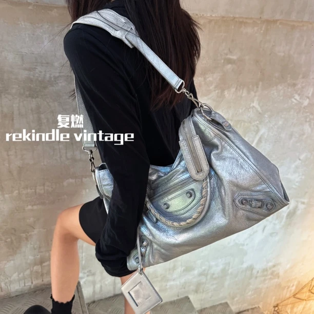 95新 Balenciaga/巴黎世家 复燃精选/银色中号机车单肩包