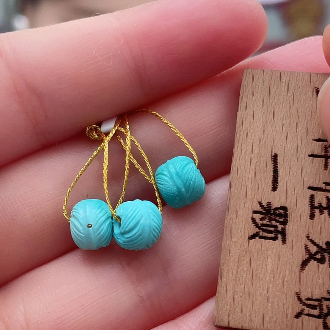 绿松石颈饰未镶嵌