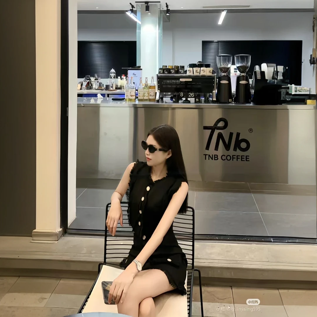 SP 2025春夏优雅无袖波浪纹法式木耳边娃娃领鱼尾针织背心连衣裙