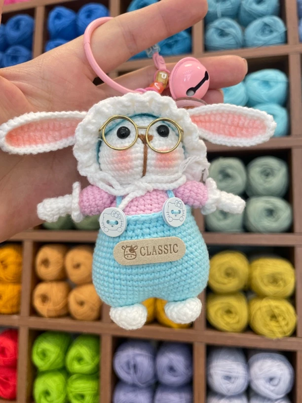 手工钩织糖糖兔玩偶挂件