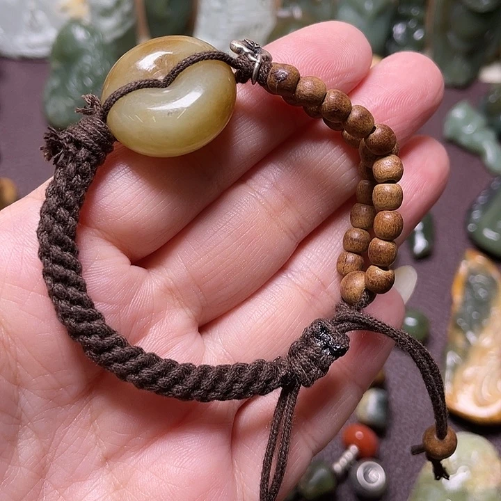 岫岩河磨玉（透闪石质玉）未镶嵌颈饰