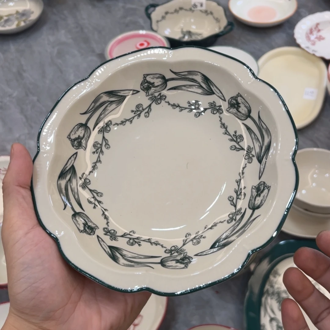 陶瓷微瑕餐具介意勿拍，满18飞！