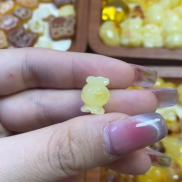 橄榄核吊坠小糖果