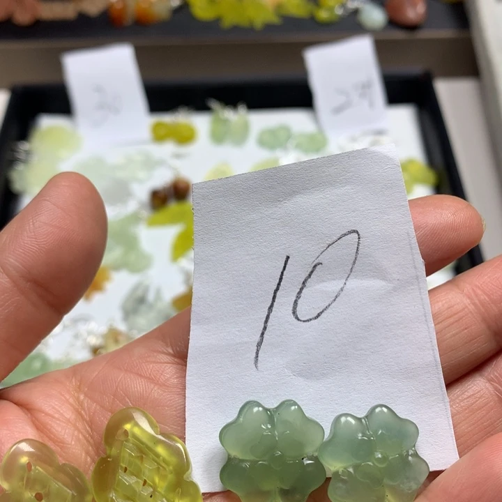 蛇纹石玉耳钉足银镀金镶嵌?*