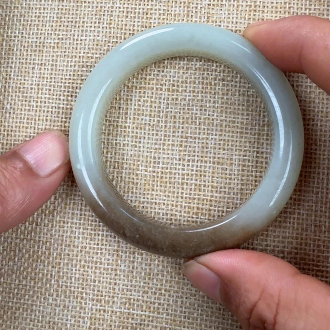 和田玉（糖玉）未镶嵌手镯