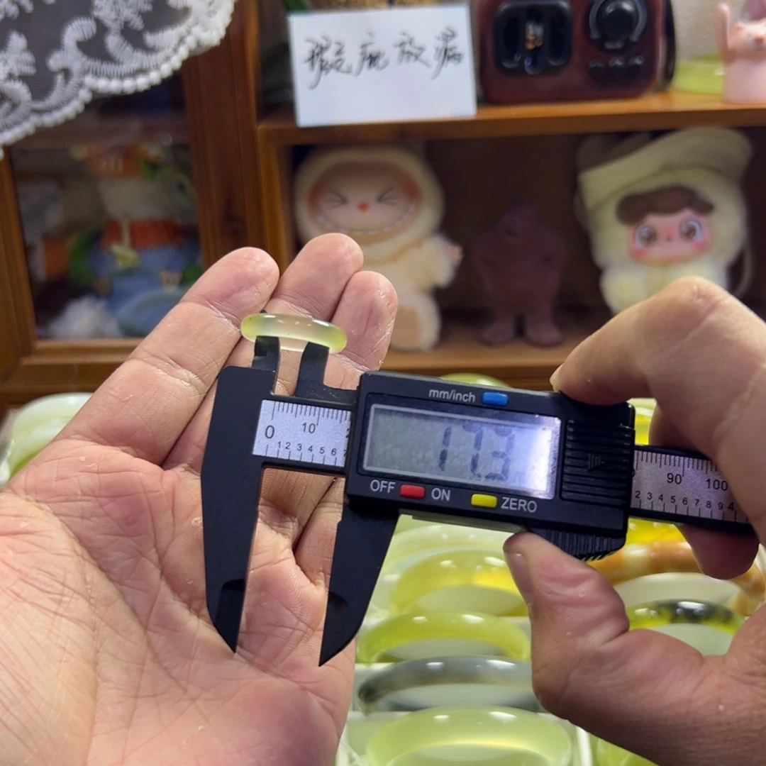 蛇纹石玉未镶嵌手镯281