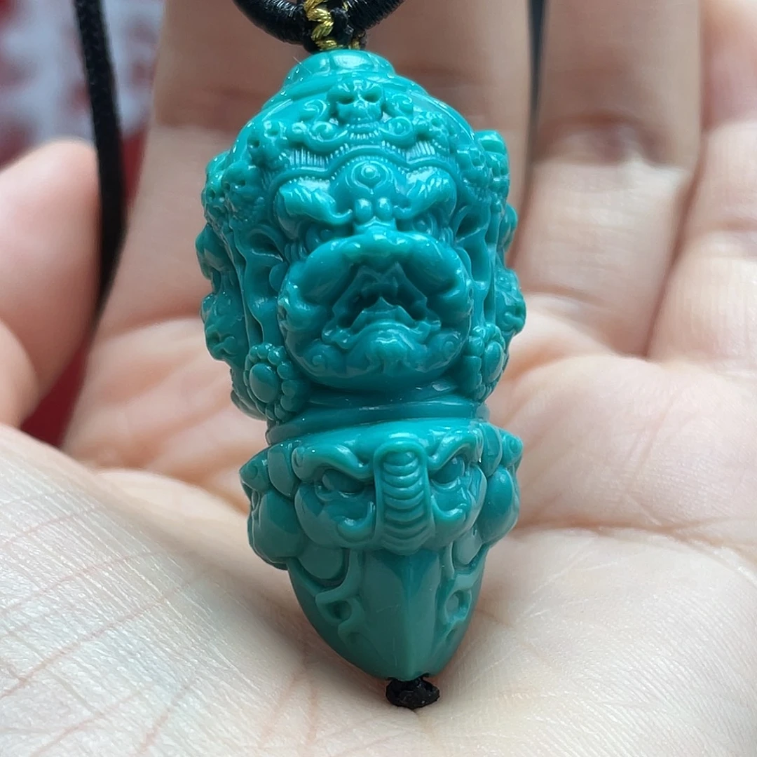 绿松石未镶嵌颈饰