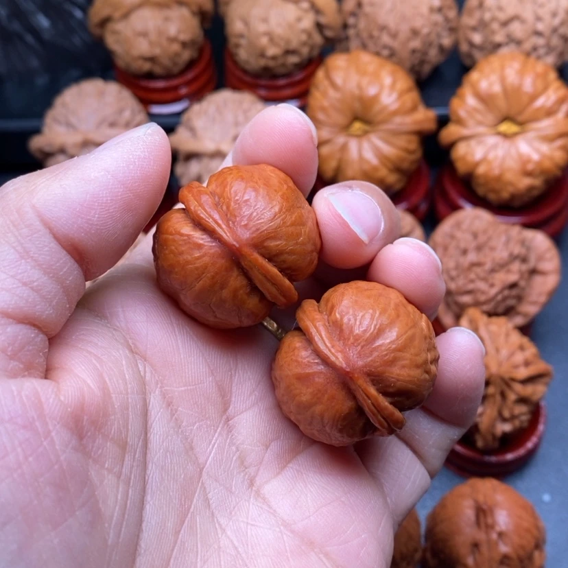 【闪购商品】文玩核桃把件海豚