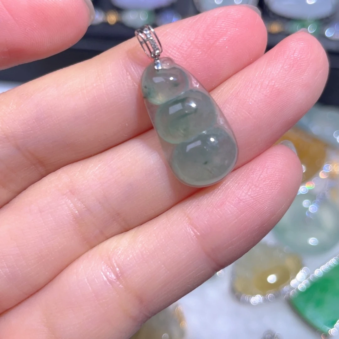 颈饰18K金镶嵌翡翠翡翠