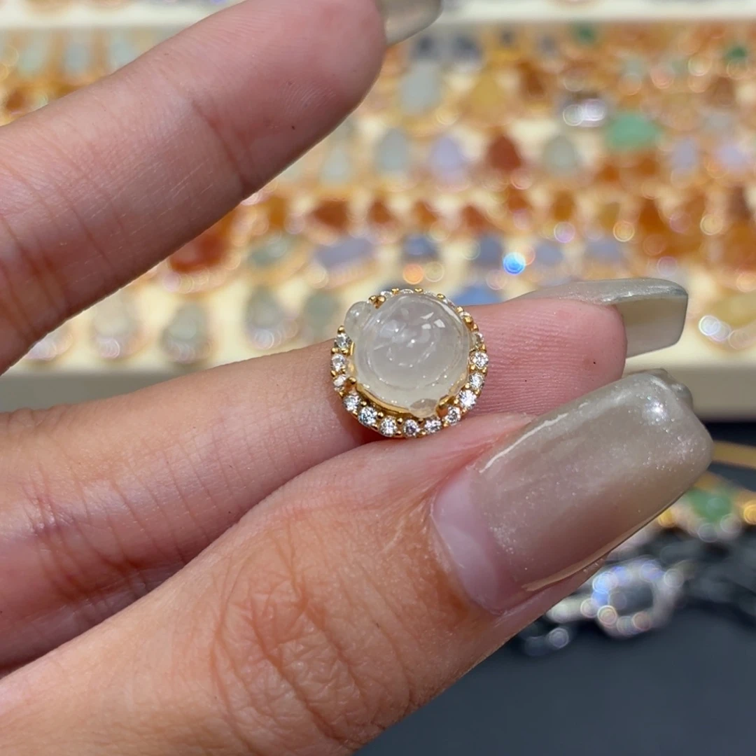 翡翠银S925镶嵌颈饰路路通