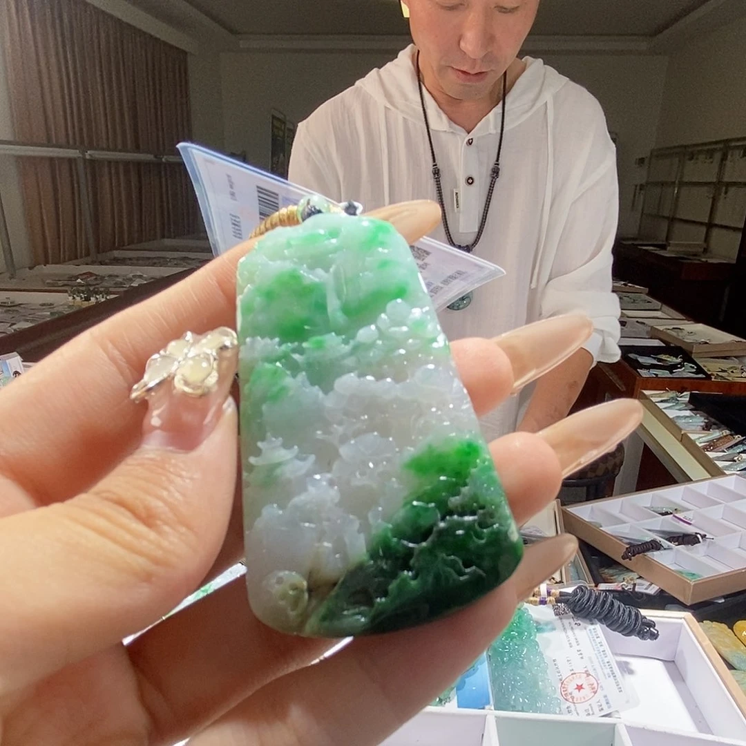 翡翠未镶嵌颈饰翡翠